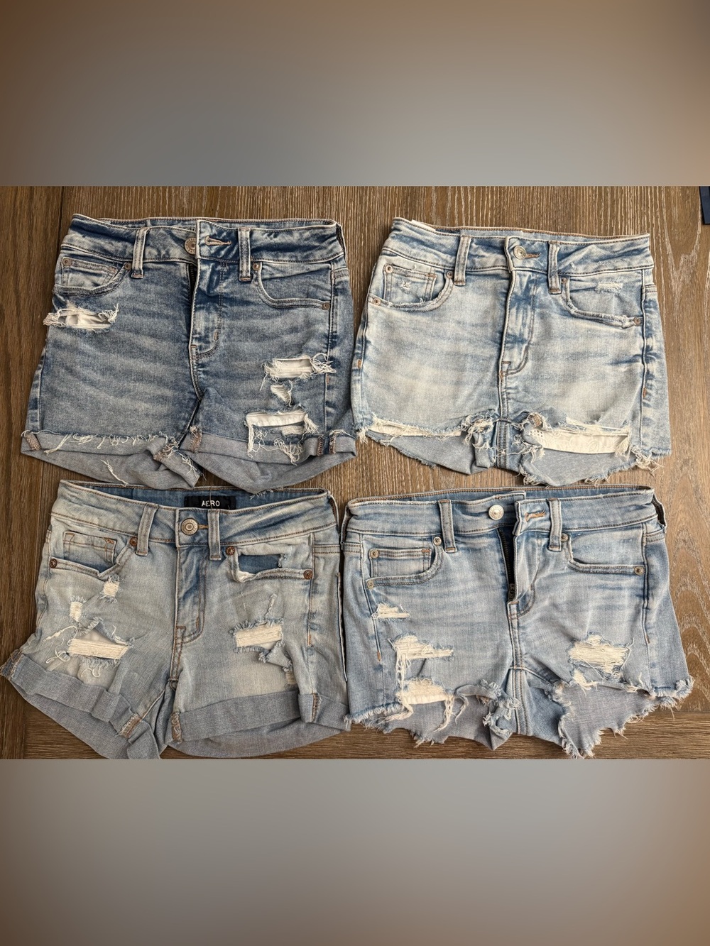 3 American Eagle & 1 Aero Distressed Jean Shorts - Blue and Light Blue size 00